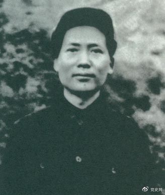 1936年12月、毛沢東は中央革命軍事委員会の議長に就任した。これは1936年の毛沢東です。