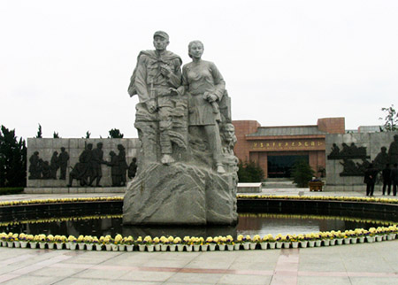 紀念館廣場雕塑
