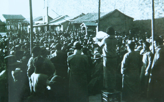 1935һ˶ֱ廪ྩȴѧУѧȺڴᡣ½譣ʱ廪ѧѧȹίԱίԱ꼶ѧֳֻͲȺվȹ