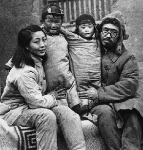 1942꣬ٻͷŮһ