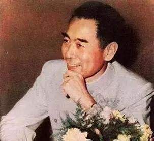 《周恩来》