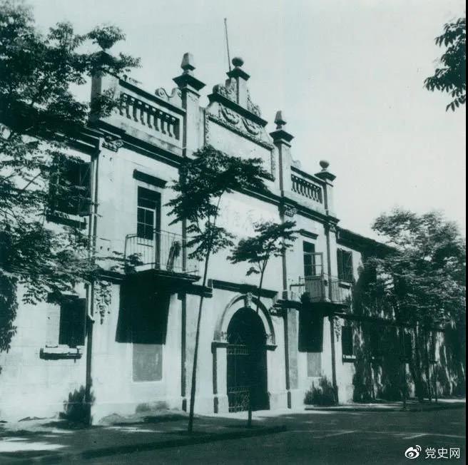 1927年4月27日，中國共產黨第五次全國代表大會在武漢召開。圖為大會舉行開幕式的地方。