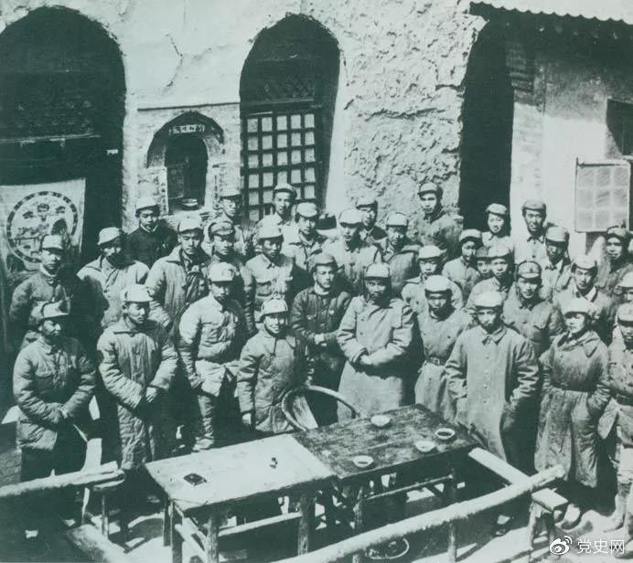 1940年2月8日，八路軍政治部在山西省武鄉縣駐地召開太行文藝座談會，朱德在會上講話。