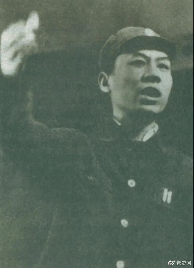 1943年，劉少奇在延安。