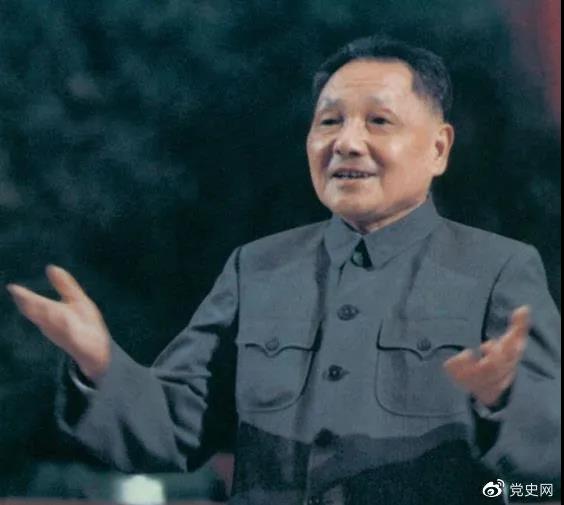 在1978年2月24日至3月8日召開的全國政協五屆一次會議上，鄧小平當選為全國政協主席。
