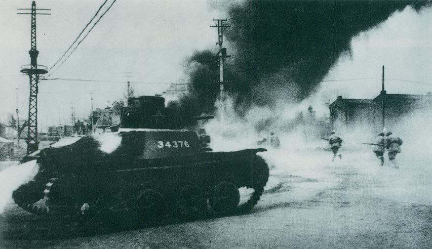 1949年1月14日，東北野戰軍向天津守敵發起總攻，次日下午解放天津。