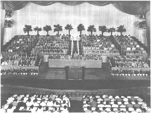 1956年9月15日至27日,中国共产党第八次全国代表大会举行。大会正式代表1026人，候补代表107人，代表全国1073万党员。毛泽东致开幕词，刘少奇作政治报告，周恩来作关于发展国民经济的第二个五年计划的建议的报告，邓小平作关于修改党章的报告。大会指出，社会主义改造已取得决定性胜利，社会主义制度已基本上建立。国内的主要矛盾，已经是人民对于建立先进的工业国的要求同落后的农业国的现实之间的矛盾，已经是人民对于经济文化迅速发展的需要同当前经济文化不能满足人民需要的状况之间的矛盾。党和人民当前的主要任务，就是要集中力量解决这个矛盾，把我国尽快地从落后的农业国变为先进的工业国。大会着重提出加强执政党建设的问题，通过新修订的《中国共产党章程》。