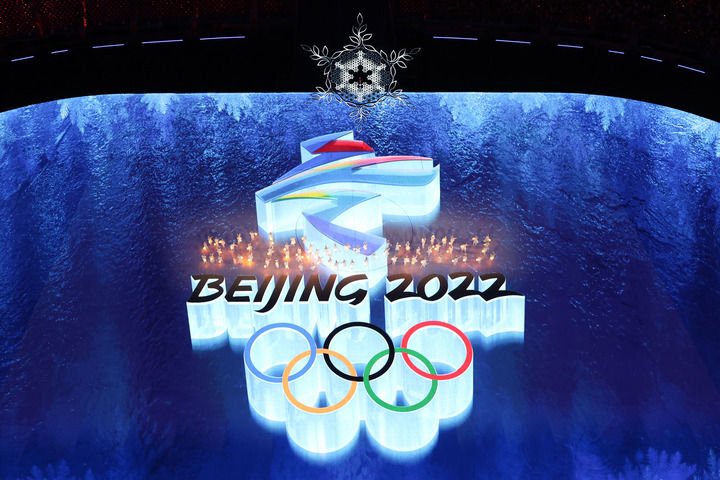 2022年2月20日晚，北京第二十四届冬季奥林匹克运动会闭幕式在国家体育场举行。这是开场“点亮”环节。 新华社记者 徐子鉴 摄